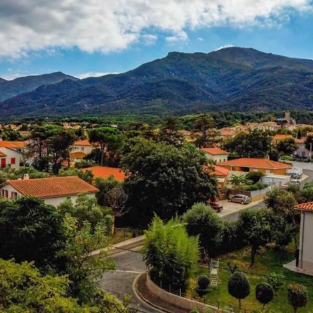 Villa Sleeps 12 With Outdoor Pool