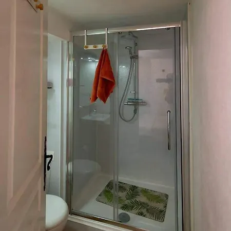 Villa Sleeps 12 With Outdoor Pool