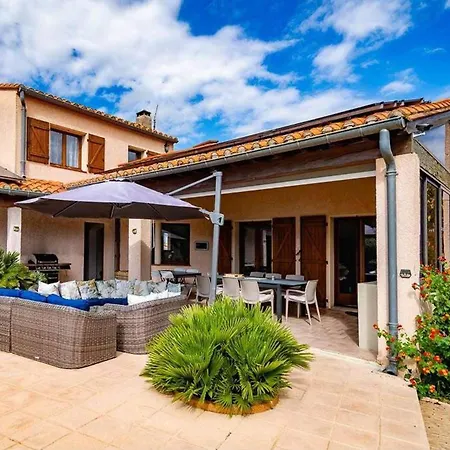 Sleeps 12 With Outdoor Pool Villa *