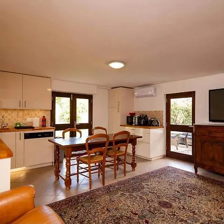 Sleeps 12 With Outdoor Pool
