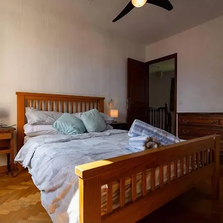Sleeps 12 With Outdoor Pool *