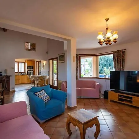 Sleeps 12 With Outdoor Pool Villa Laroque-des-Albères