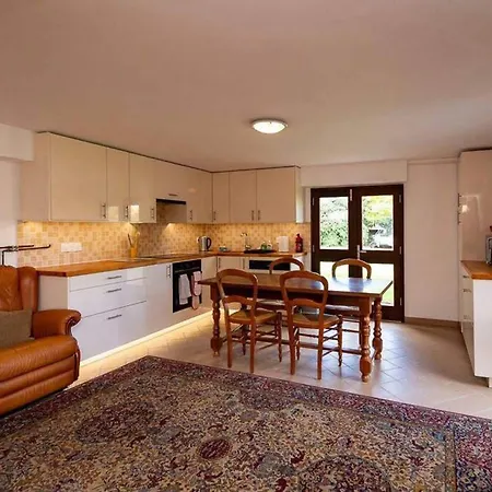 Villa Sleeps 12 With Outdoor Pool *