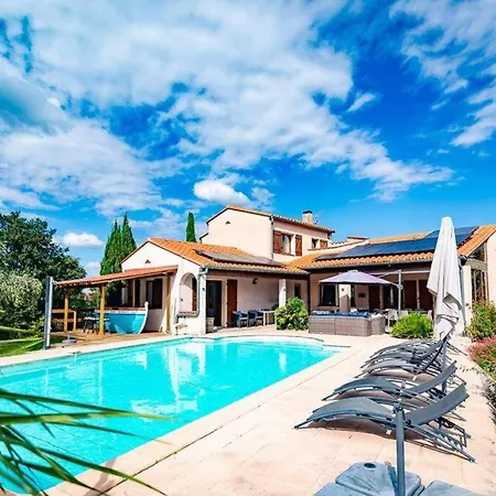 Sleeps 12 With Outdoor Pool
